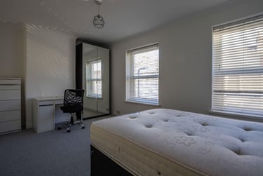 4 bed house, Emerald Street, Adamstown, Cardiff, CF241QB - Image 5